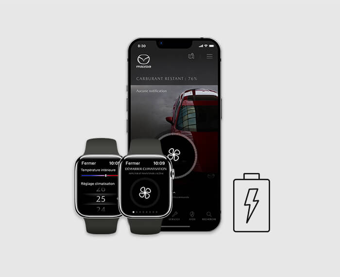 Une montre connectée et un téléphone intelligent affichent une icône de ventilateur dans l’appli MyMazda, une autre montre connectée affiche un indicateur de température et une icône de batterie. 